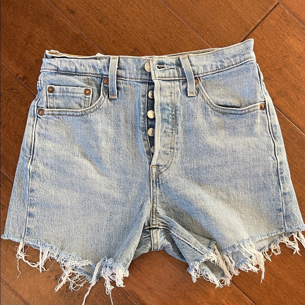 404. VINTAGE Levi’s 501 | BIG E | Mid Thigh Shorts | Light Wash | Size 25